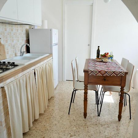 Trullo Canopo Ceglie Messapica Exterior foto